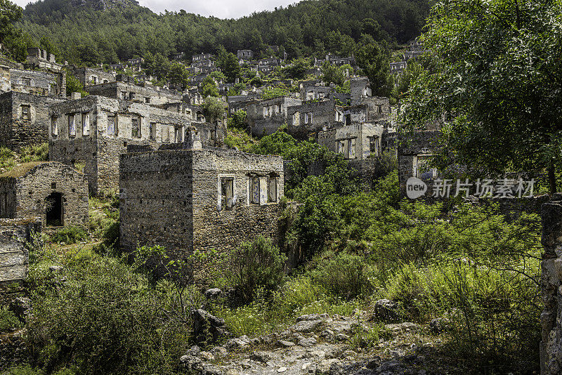 被遗弃的希腊鬼城Kayakoy，旧名Lebessos, Carmylessus, Levissi, Fethiye, Mugla，土耳其。